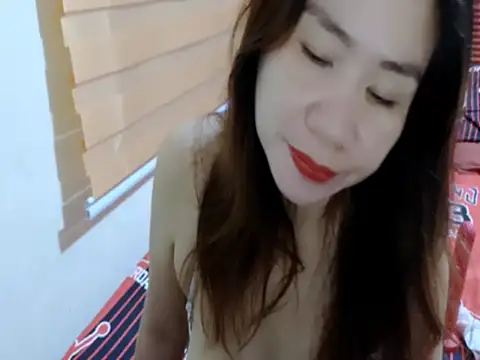 Snapshot of Hottygail69 chatting on June 7, 9:18 pm Hottygail69 online show from June 7, 9:18 pm