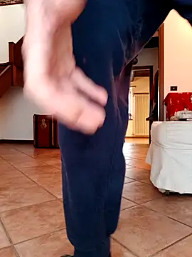 Snapshot of Sborrone65 chatting on December 17, 12:22 pm Sborrone65 online show from December 17, 12:22 pm