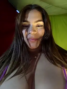 Snapshot of SexyFriends_ chatting on February 18, 3:54 pm SexyFriends online show from February 18, 3:54 pm
