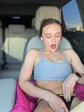 lunagirl13 online show from December 4, 7:00 pm