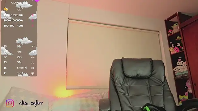 Snapshot of Laurent-Glass chatting on November 7, 11:16 pm Laurent-Glass online show from November 7, 11:16 pm