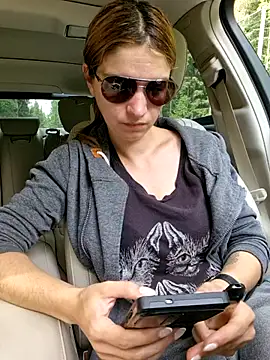 Snapshot of Geile-Luna chatting on June 4, 2:01 pm Geile-Luna online show from June 4, 2:01 pm