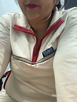 Snapshot of Preet_Kaur_69 chatting on November 18, 4:55 pm Preet Kaur 69 online show from November 18, 4:55 pm