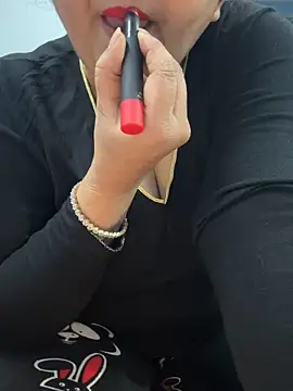 Snapshot of Preet_Kaur_69 chatting on December 18, 6:25 pm Preet Kaur 69 online show from December 18, 6:25 pm