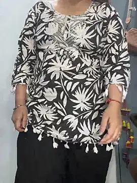 Snapshot of Preet_Kaur_69 chatting on April 1, 6:27 pm Preet Kaur 69 online show from April 1, 6:27 pm