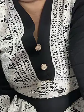 Snapshot of Preet_Kaur_69 chatting on April 4, 6:49 pm Preet Kaur 69 online show from April 4, 6:49 pm