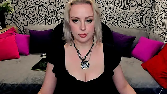 Snapshot of Hotdreamhere chatting on December 27, 12:01 pm Hotdreamhere online show from December 27, 12:01 pm
