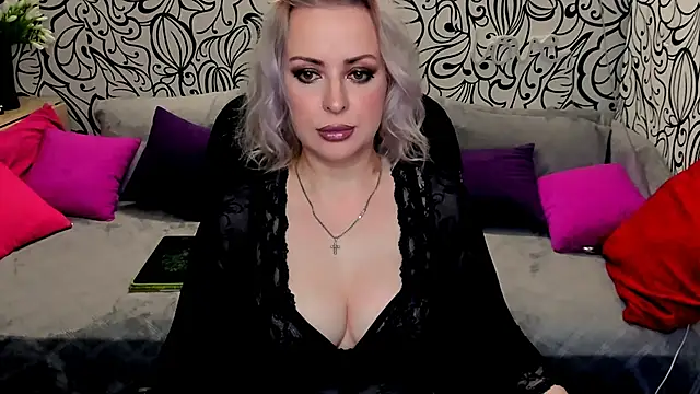 Snapshot of Hotdreamhere chatting on December 30, 10:32 am Hotdreamhere online show from December 30, 10:32 am
