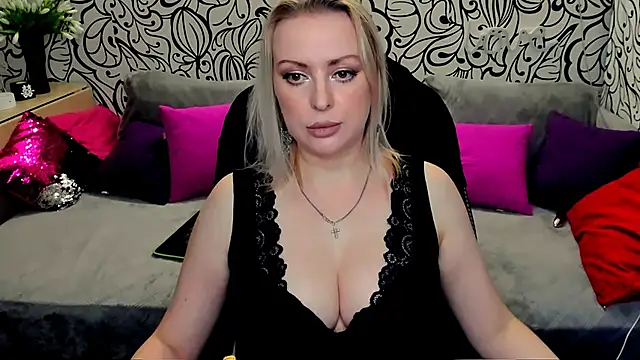 Snapshot of Hotdreamhere chatting on February 1, 1:51 pm Hotdreamhere online show from February 1, 1:51 pm
