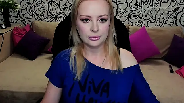 Hotdreamhere online show from July 16, 3:56 am