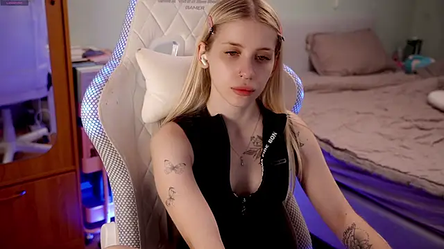 ho1yho1e online show from May 13, 5:54 pm
