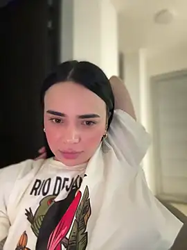 Snapshot of GeorginaJones chatting on October 18, 4:48 am GeorginaJones online show from October 18, 4:48 am