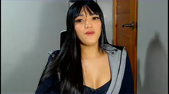 Snapshot of WONDERWOMAN2023 chatting on March 22, 5:28 am WONDERWOMAN2023 online show from March 22, 5:28 am