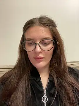 little belucci online show from January 28, 3:25 pm