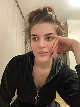 little belucci online show from March 13, 6:23 pm