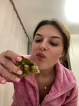 little belucci online show from March 19, 6:12 pm