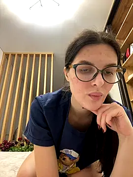 little belucci online show from October 22, 3:34 pm