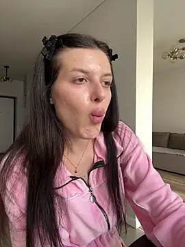 Snapshot of little_belucci chatting on June 16, 3:25 pm little belucci online show from June 16, 3:25 pm