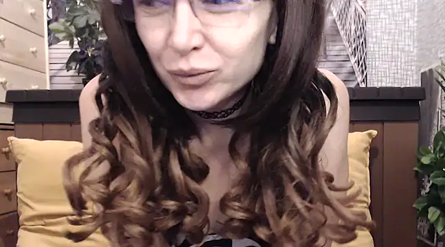 Snapshot of lilianleight chatting on February 6, 4:31 am lilianleight online show from February 6, 4:31 am