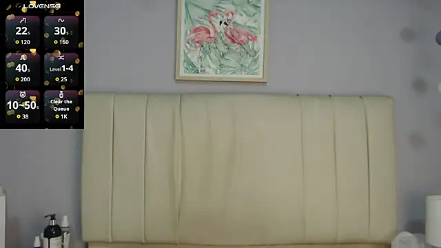 Snapshot of amy_le01 chatting on June 19, 1:37 pm amy le01 online show from June 19, 1:37 pm