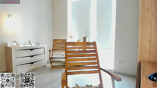 Snapshot of HotyPlays chatting on September 16, 6:14 am HotyPlays online show from September 16, 6:14 am