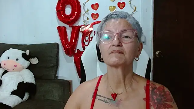 bety-cum2 online show from February 15, 11:19 am