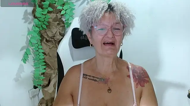 bety-cum2 online show from April 22, 10:50 am