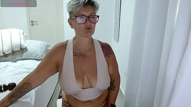 bety-cum2 online show from May 24, 3:17 pm