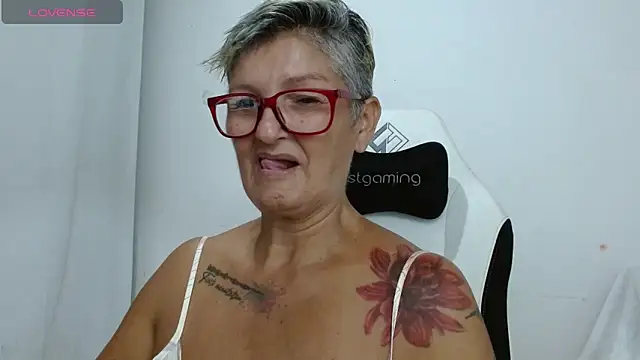 bety-cum2 online show from June 3, 8:47 pm