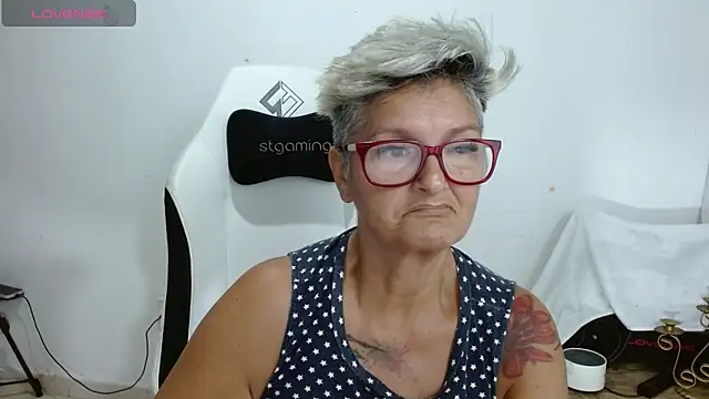 bety-cum2 online show from June 4, 11:22 pm