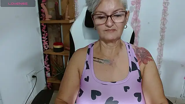 bety-cum2 online show from July 15, 10:53 am