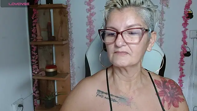 bety-cum2 online show from July 26, 1:40 pm
