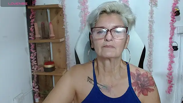 bety-cum2 online show from July 28, 4:52 am