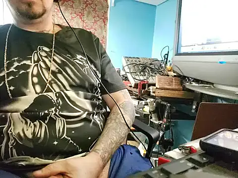 faded206 online show from February 28, 1:36 pm