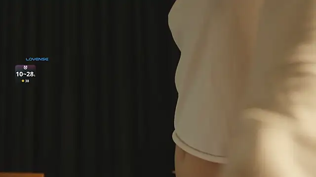 Snapshot of hee_jeen chatting on February 23, 2:47 pm hee jeen online show from February 23, 2:47 pm