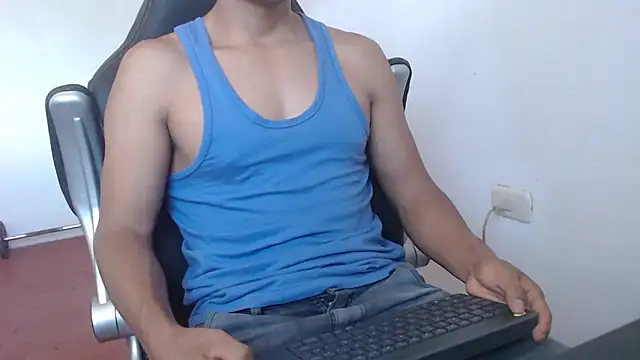 Snapshot of sexatlexx chatting on February 14, 2:02 pm sexatlexx online show from February 14, 2:02 pm