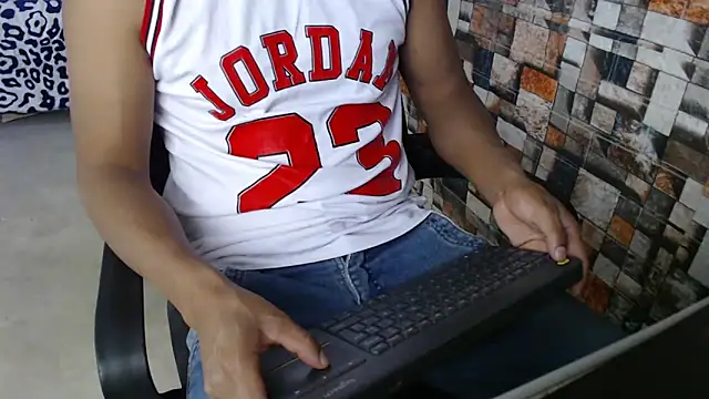 Snapshot of sexatlexx chatting on November 4, 9:03 pm sexatlexx online show from November 4, 9:03 pm