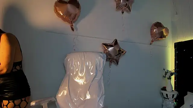 Snapshot of lauren_fit chatting on November 20, 4:40 pm lauren fit online show from November 20, 4:40 pm