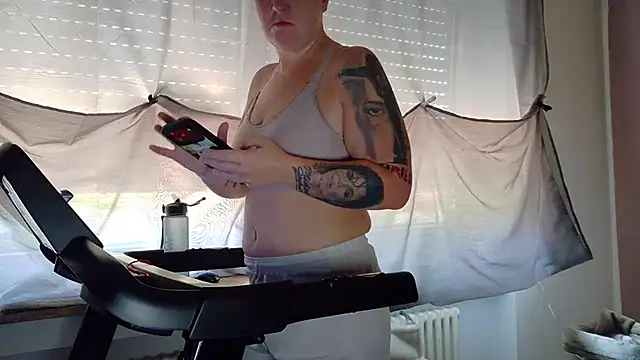 Snapshot of wetgerman_2 chatting on July 13, 10:18 am wetgerman 2 online show from July 13, 10:18 am