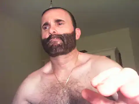 Snapshot of oneman555@xh chatting on October 22, 2:45 am oneman555xh online show from October 22, 2:45 am