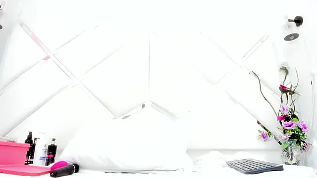 Snapshot of AgathaPember chatting on February 9, 1:14 pm AgathaPember online show from February 9, 1:14 pm