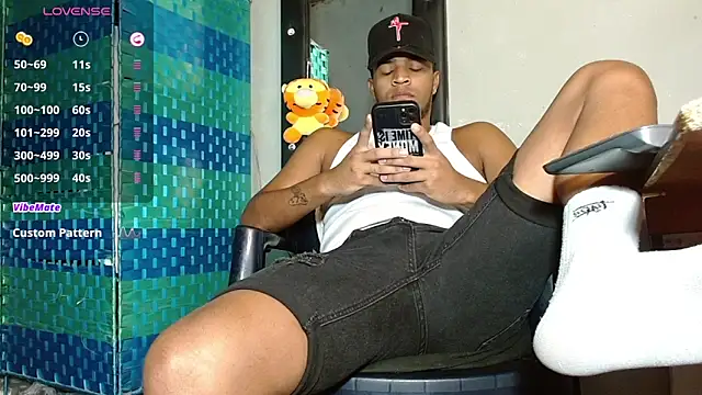 Snapshot of Bigcock_21cm_ chatting on May 14, 11:17 am Bigcock 21cm online show from May 14, 11:17 am