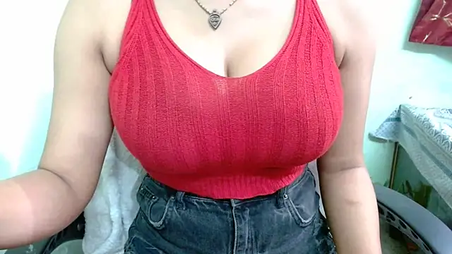 Snapshot of sweet-alia chatting on October 6, 1:19 pm sweet-alia online show from October 6, 1:19 pm