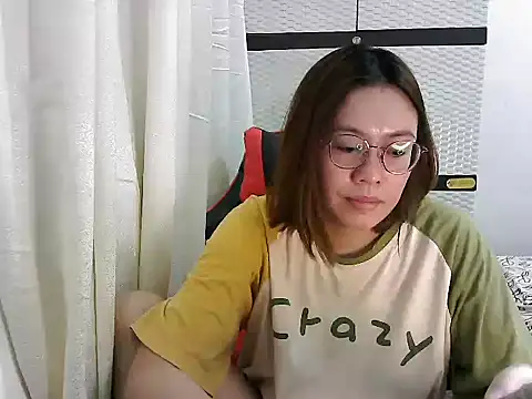 Snapshot of crizzybel chatting on March 11, 2:29 pm crizzybel online show from March 11, 2:29 pm