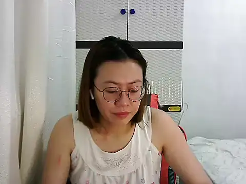 Snapshot of crizzybel chatting on March 21, 6:29 pm crizzybel online show from March 21, 6:29 pm