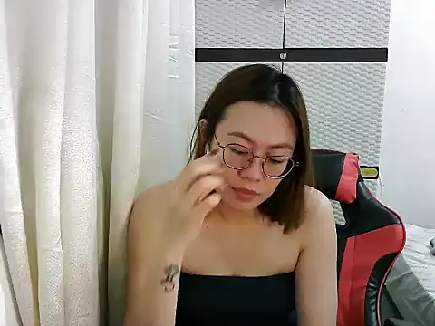 Snapshot of crizzybel chatting on March 22, 7:53 pm crizzybel online show from March 22, 7:53 pm