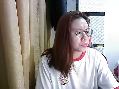 Snapshot of crizzybel chatting on September 24, 12:25 am crizzybel online show from September 24, 12:25 am