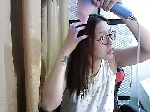 Snapshot of crizzybel chatting on October 13, 7:03 pm crizzybel online show from October 13, 7:03 pm