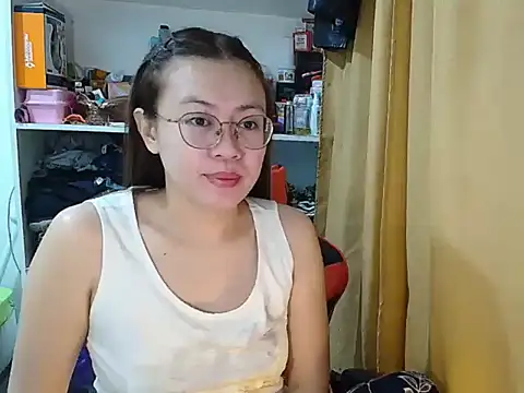 Snapshot of crizzybel chatting on December 16, 3:00 am crizzybel online show from December 16, 3:00 am