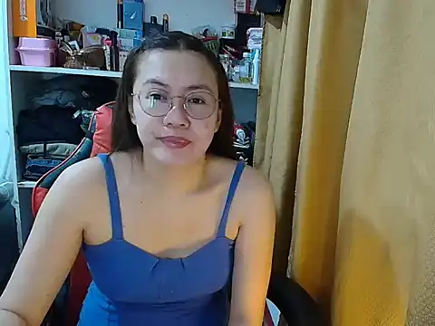 Snapshot of crizzybel chatting on December 17, 6:19 am crizzybel online show from December 17, 6:19 am